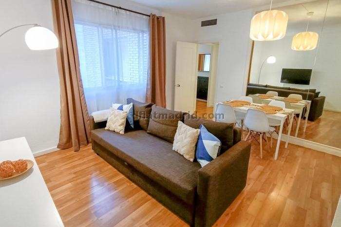 Apartamento interior en Almagro totalmente amueblado #210 en Madrid