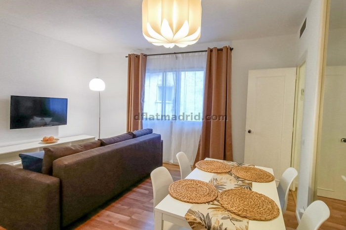 Apartamento interior en Almagro totalmente amueblado #210 en Madrid