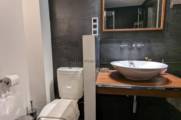 Apartamento Céntrico en Chamberi de 1 Dormitorio con terraza #211 en Madrid