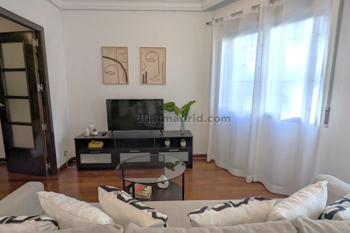 Apartamento Céntrico en Chamberi de 1 Dormitorio con terraza #211 en Madrid