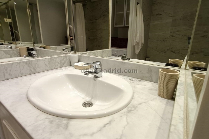 Apartamento Céntrico en Chamberi de 1 Dormitorio con terraza #227 en Madrid