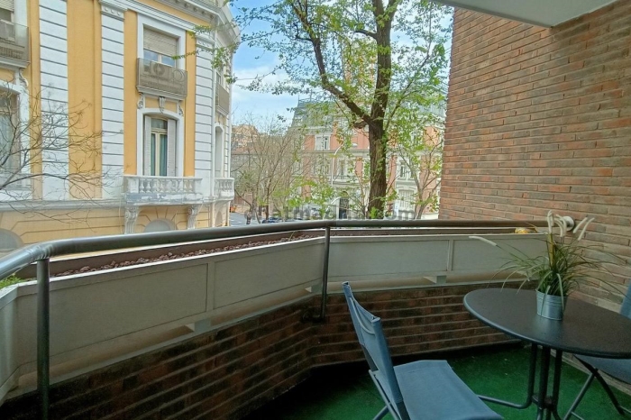 Apartamento Céntrico en Chamberi de 1 Dormitorio con terraza #227 en Madrid