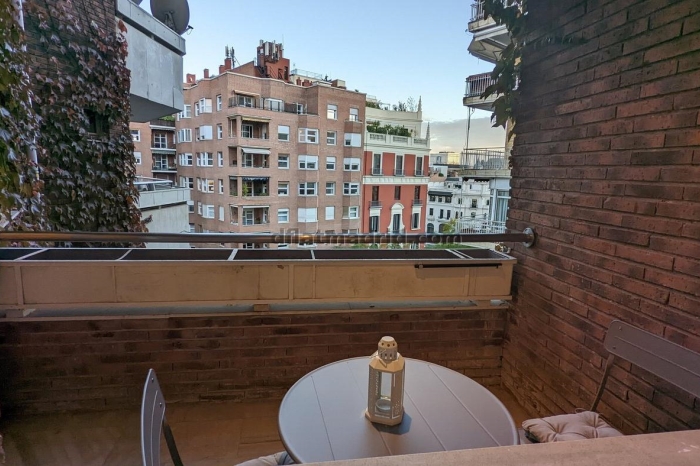 Apartamento Céntrico en Chamberi de 1 Dormitorio con terraza #238 en Madrid