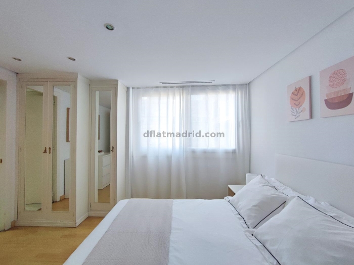 Apartamento Céntrico en Chamberi de 1 Dormitorio con terraza #239 en Madrid