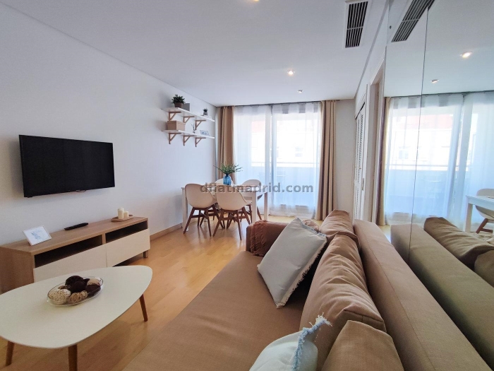 Apartamento Céntrico en Chamberi de 1 Dormitorio con terraza #239 en Madrid