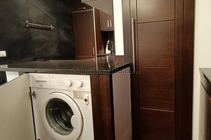 Apartamento interior en Almagro totalmente amueblado #359 en Madrid