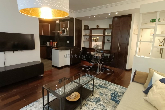 Apartamento interior en Almagro totalmente amueblado #359 en Madrid