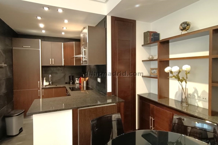 Apartamento interior en Almagro totalmente amueblado #359 en Madrid