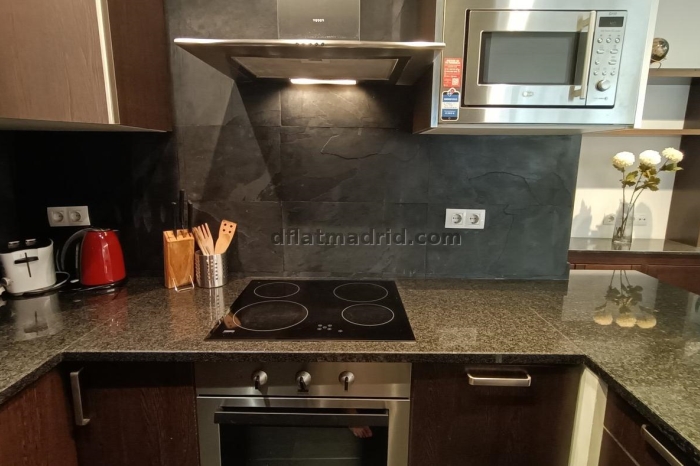 Apartamento interior en Almagro totalmente amueblado #359 en Madrid