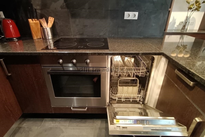 Apartamento interior en Almagro totalmente amueblado #359 en Madrid
