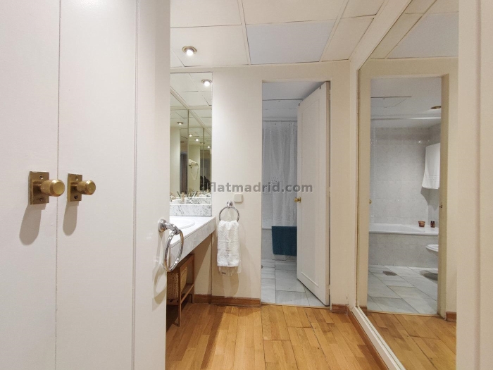 Apartamento Céntrico en Chamberi de 1 Dormitorio con terraza #483 en Madrid