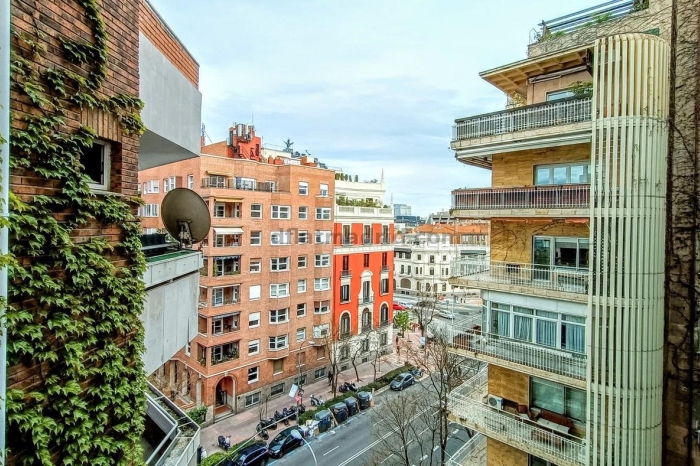 Apartamento exterior cerca de Serrano en area exclusiva #574 en Madrid