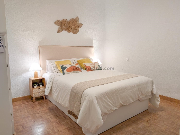 Spacious 3 Bedroom Apartment in Salamanca #123 in Madrid