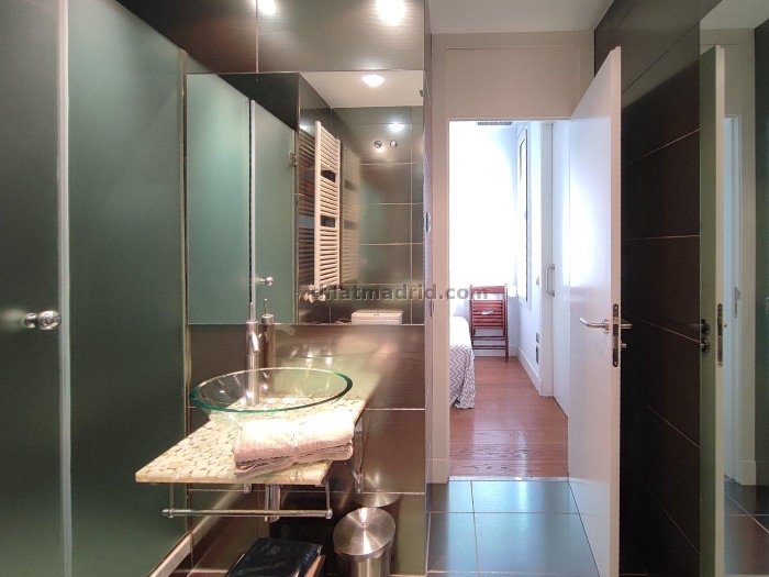 Apartamento Luminoso en Chamartin de 2 Dormitorios #225 en Madrid