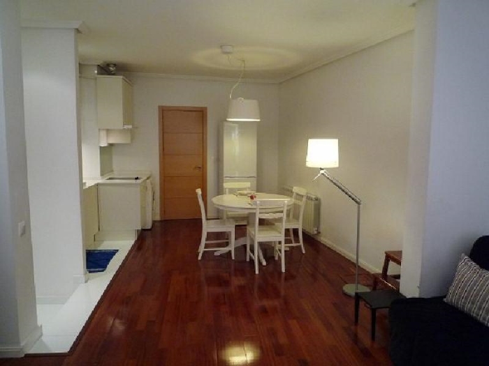 Apartamento Tranquilo en Centro de 1 Dormitorio #603 en Madrid