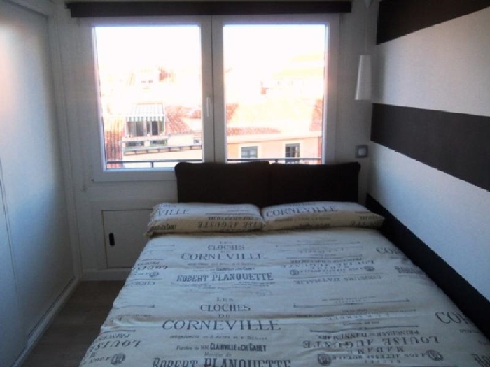 Apartamento Luminoso en Centro de 1 Dormitorio #925 en Madrid