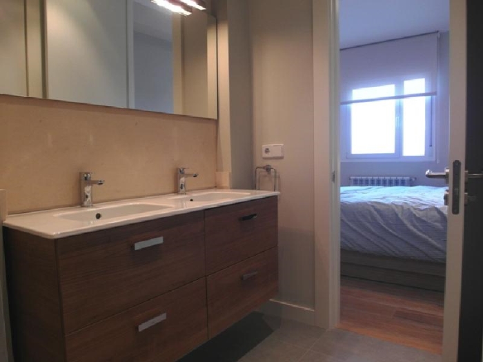 Apartamento Amplio en Chamartin de 1 Dormitorio #946 en Madrid