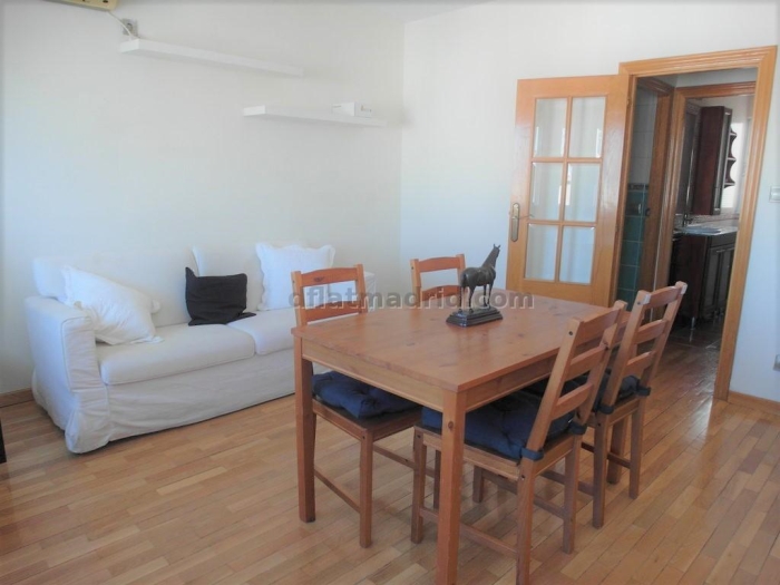 Apartamento Amplio en Tetuan de 2 Dormitorios #977 en Madrid