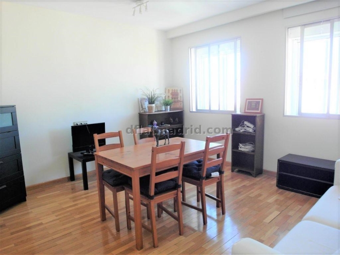 Apartamento Amplio en Tetuan de 2 Dormitorios #977 en Madrid