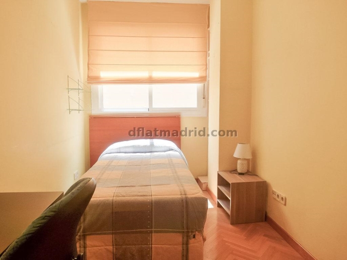 Spacious Apartment in Centro of 3 Bedrooms #1189 in Madrid