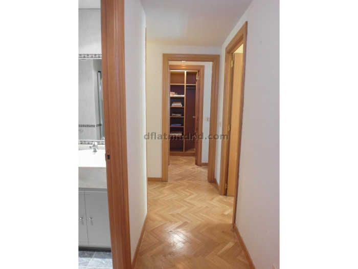 Spacious Apartment in Centro of 3 Bedrooms #1189 in Madrid