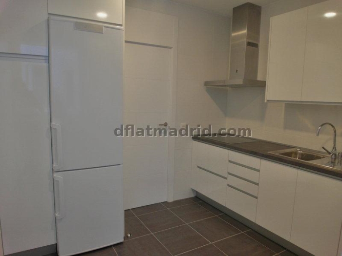 Apartamento Luminoso en Centro de 2 Dormitorios #1533 en Madrid