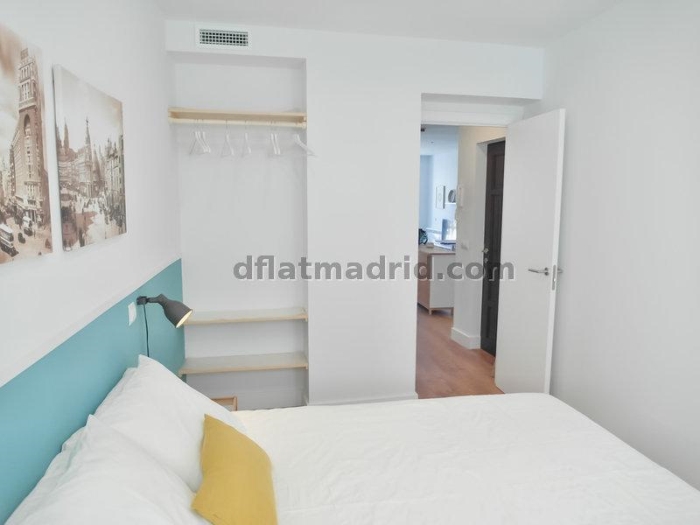 Apartamento Luminoso en Centro de 1 Dormitorio #1648 en Madrid