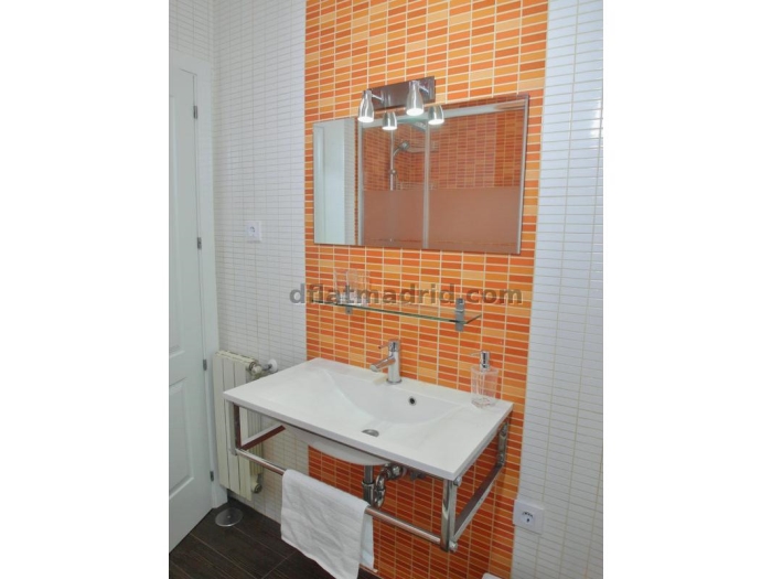 Apartamento Luminoso en Centro de 2 Dormitorios #1656 en Madrid