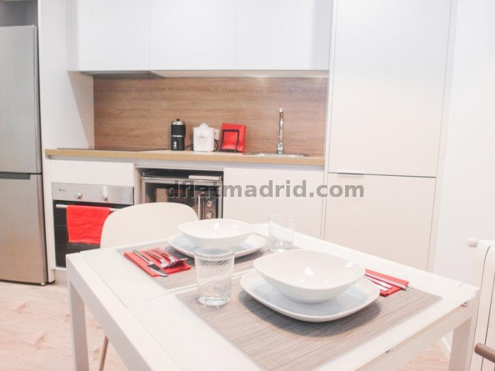 Apartamento Luminoso en Centro de 1 Dormitorio #1677 en Madrid