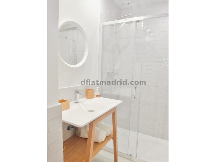 Apartamento Luminoso en Centro de 1 Dormitorio #1677 en Madrid