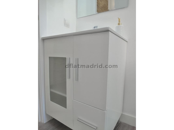 Apartamento Tranquilo en Tetuan de 2 Dormitorios #1754 en Madrid