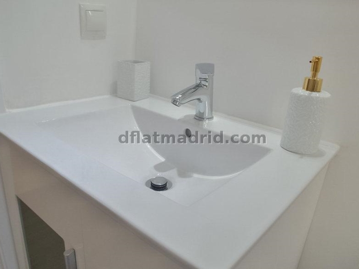 Apartamento Tranquilo en Tetuan de 2 Dormitorios #1754 en Madrid