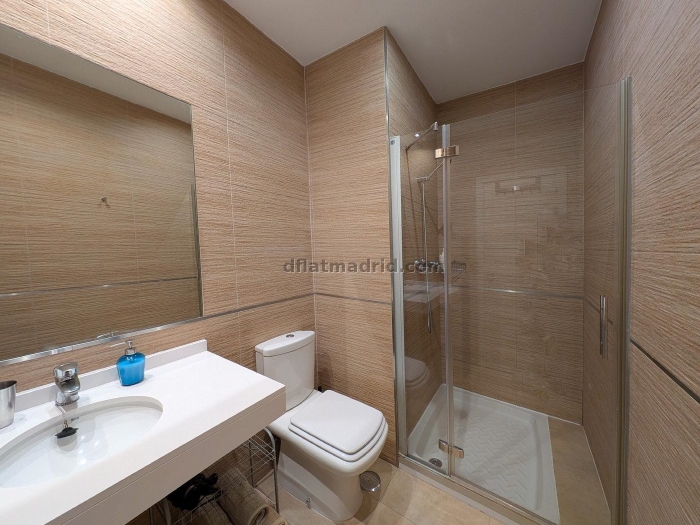 Apartamento Luminoso en Centro de 1 Dormitorio #1758 en Madrid