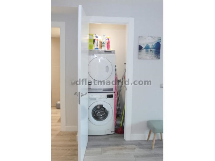 Apartamento Luminoso en Centro de 2 Dormitorios #1763 en Madrid