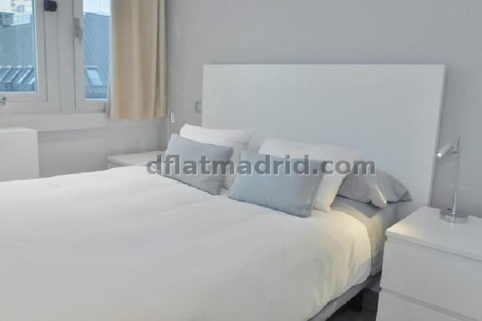 Apartamento Luminoso en Centro de 2 Dormitorios #1763 en Madrid