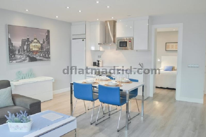 Apartamento Luminoso en Centro de 2 Dormitorios #1763 en Madrid