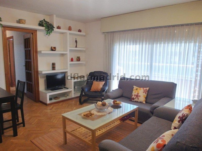 Apartamento Amplio en Moratalaz de 3 Dormitorios con terraza #456 en Madrid