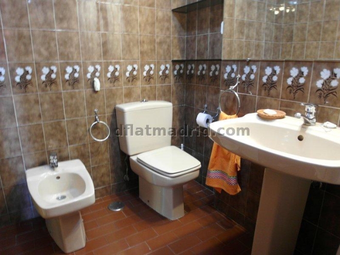 Apartamento Amplio en Moratalaz de 3 Dormitorios con terraza #456 en Madrid