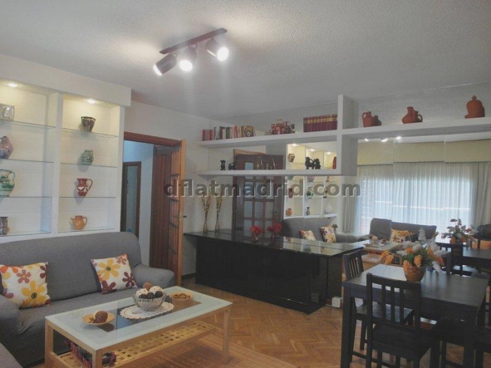 Apartamento Amplio en Moratalaz de 3 Dormitorios con terraza #456 en Madrid