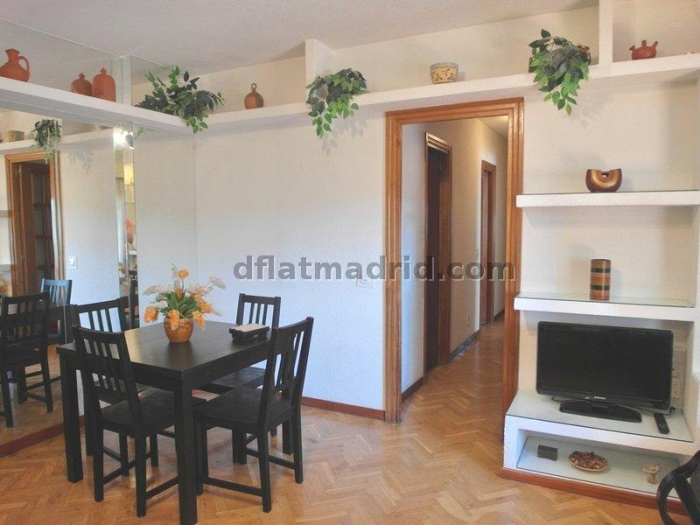 Apartamento Amplio en Moratalaz de 3 Dormitorios con terraza #456 en Madrid