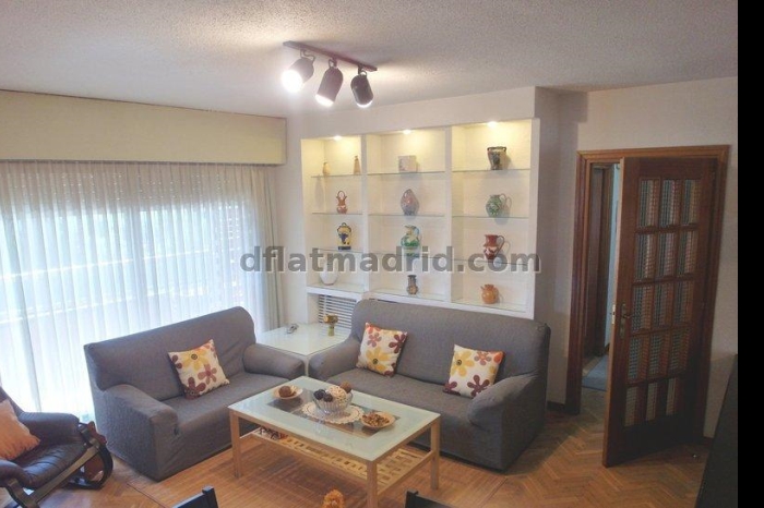 Apartamento Amplio en Moratalaz de 3 Dormitorios con terraza #456 en Madrid