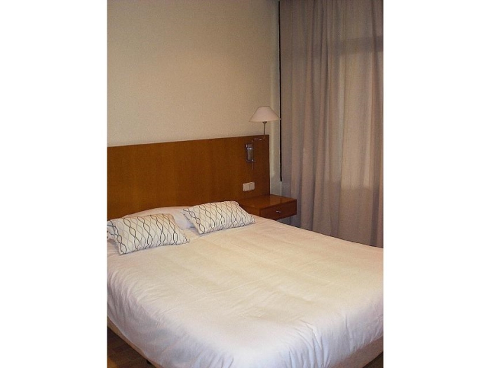 Apartamento Amplio en Chamartin de 1 Dormitorio #521 en Madrid