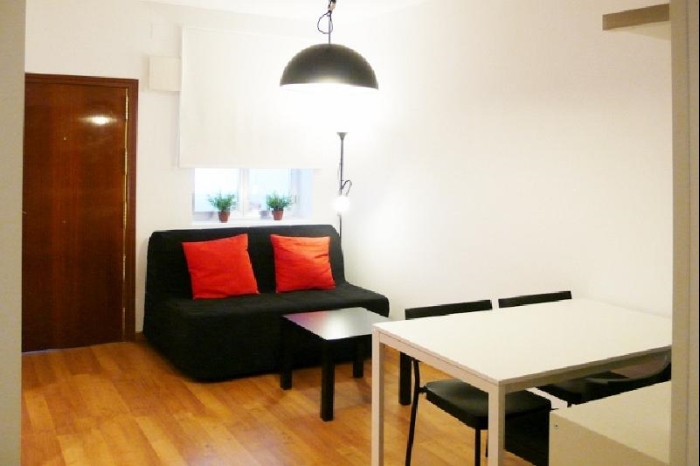 Apartamento Luminoso en Chamartin de 2 Dormitorios #652 en Madrid