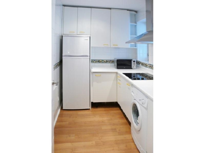 Apartamento Luminoso en Chamartin de 2 Dormitorios #652 en Madrid