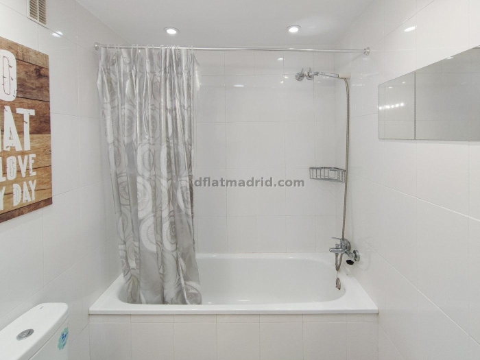 Apartamento Luminoso en Chamartin de 1 Dormitorio #865 en Madrid