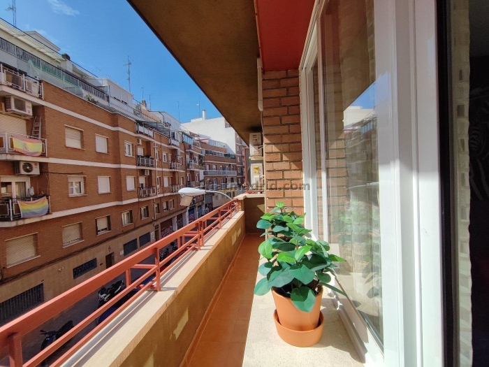 Apartamento Luminoso en Chamartin de 1 Dormitorio #865 en Madrid