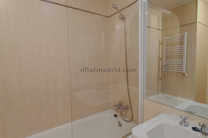 Apartamento Luminoso en Chamartin de 2 Dormitorios #900 en Madrid