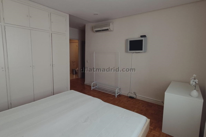 Bright Apartment in Chamartin of 2 Bedrooms #900 in Madrid