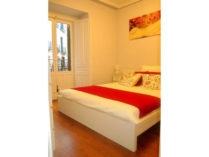 Apartamento Luminoso en Centro de 1 Dormitorio #1002 en Madrid