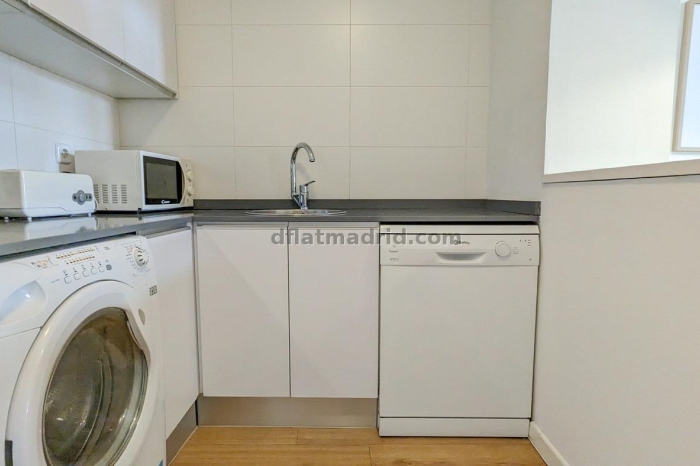 Spacious Apartment in Centro of 3 Bedrooms #1020 in Madrid